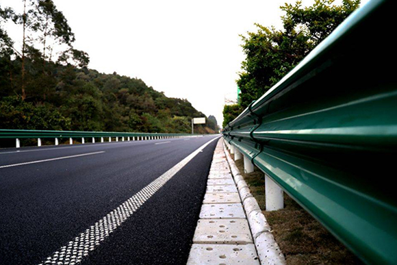 石家庄高速公路护栏的常用类型